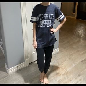 Hershey’s t-shirt size medium